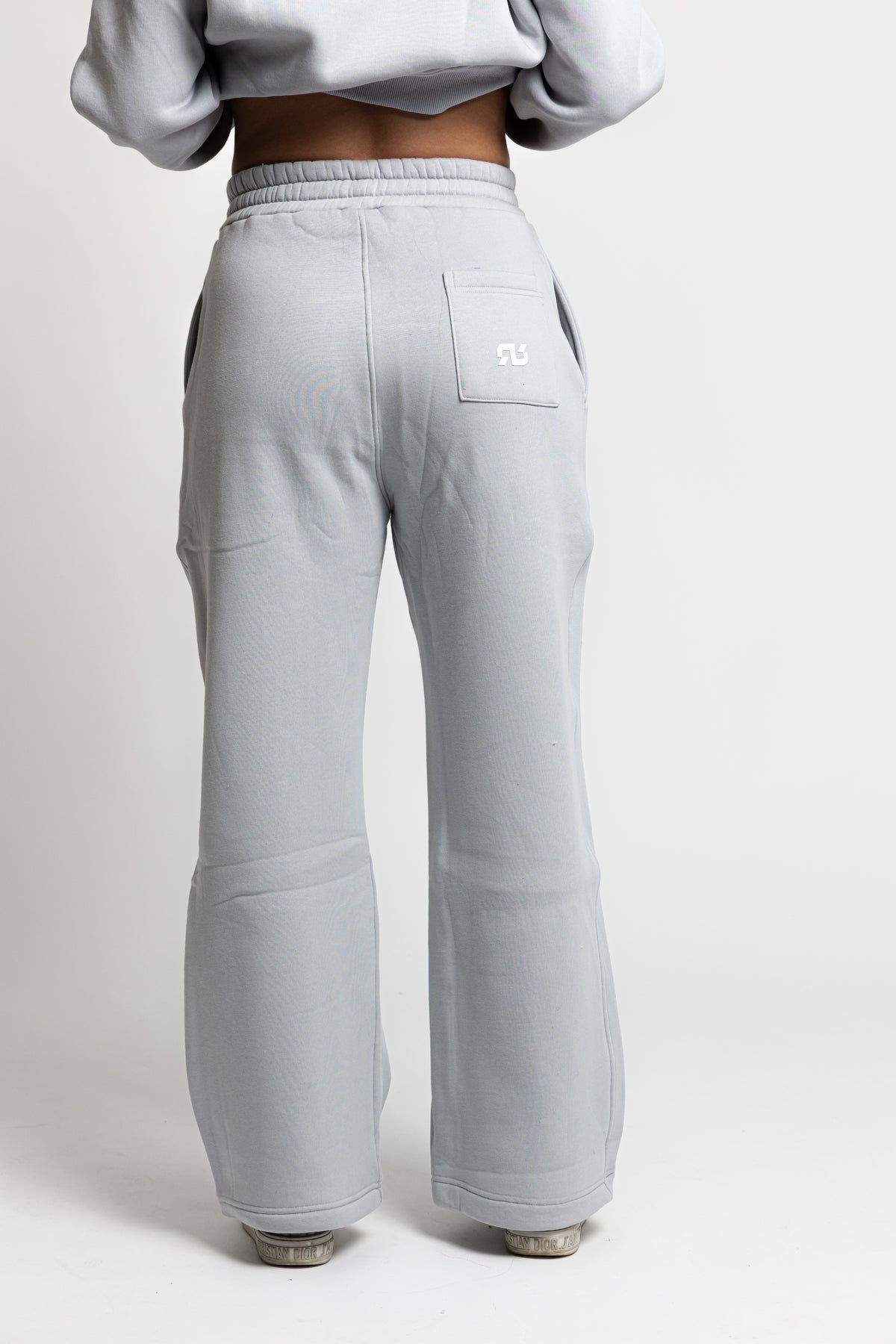 RISE&REP WIDE-LEG SWEATPANTS - GRÅ