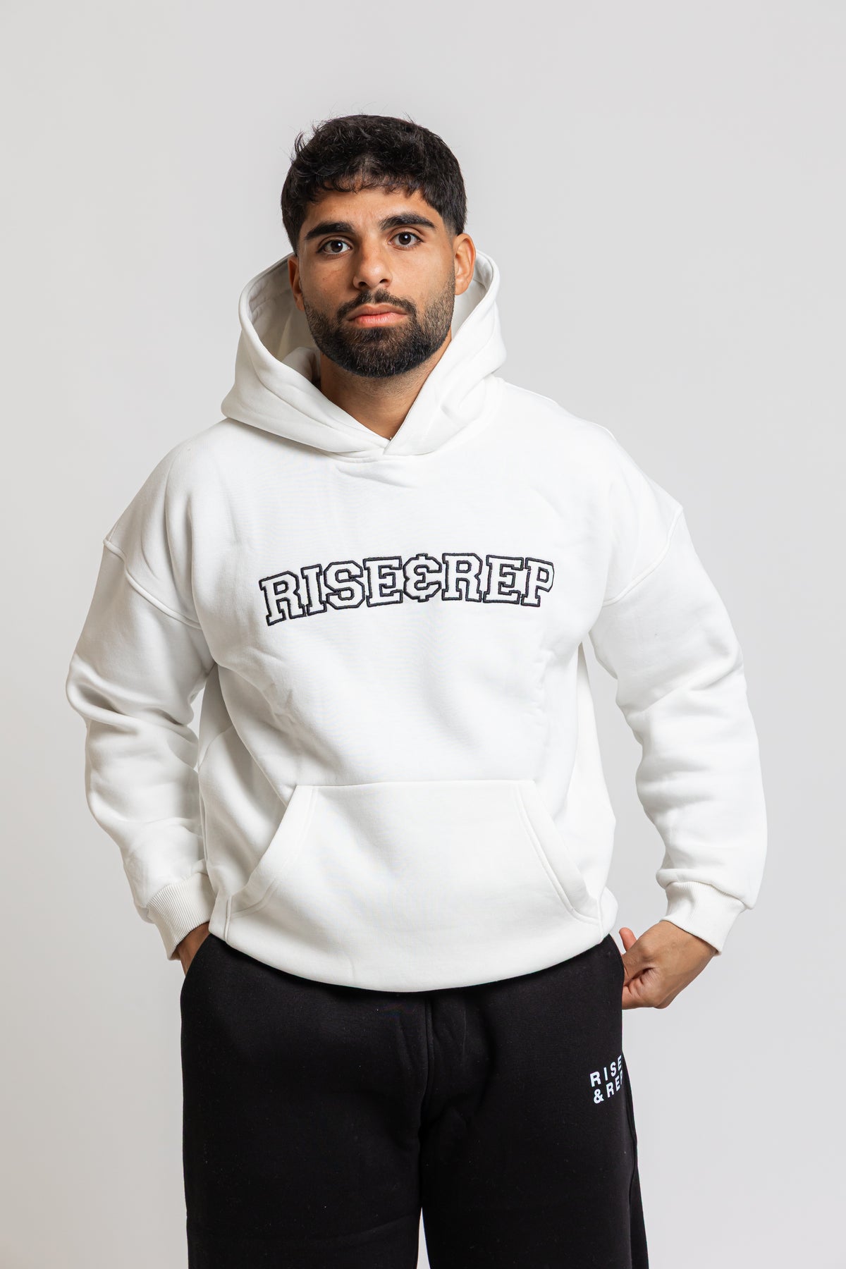 RISE & REP HOODIE - VIT