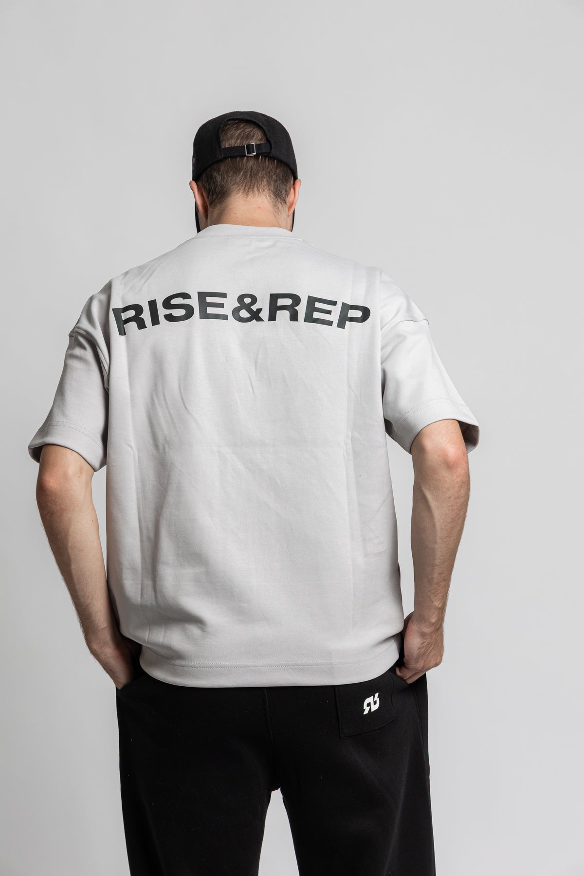 RISE&REP SIGNATURE OVERSIZED TEE - GRÅ