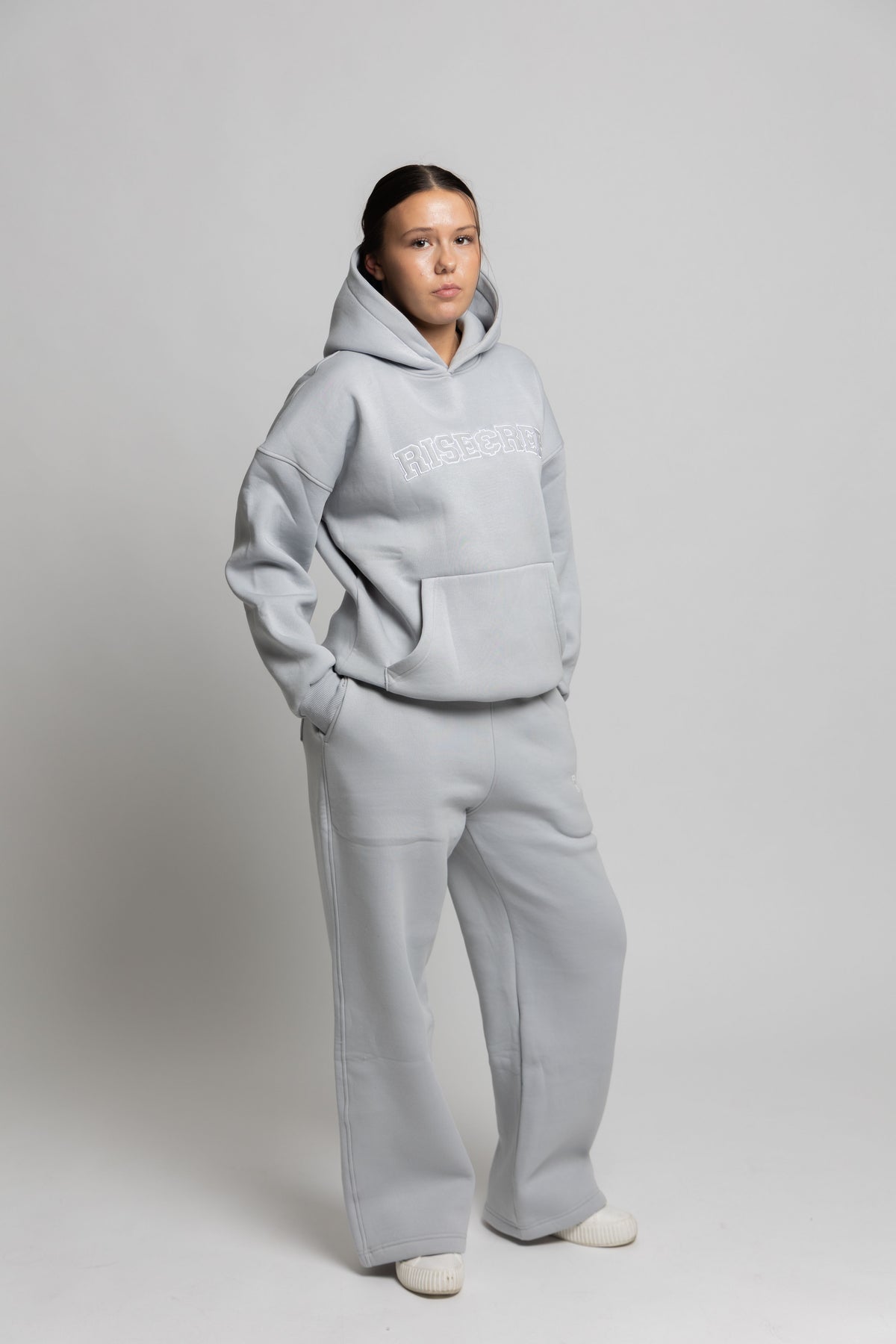 RISE&REP WIDE-LEG SWEATPANTS - GRÅ